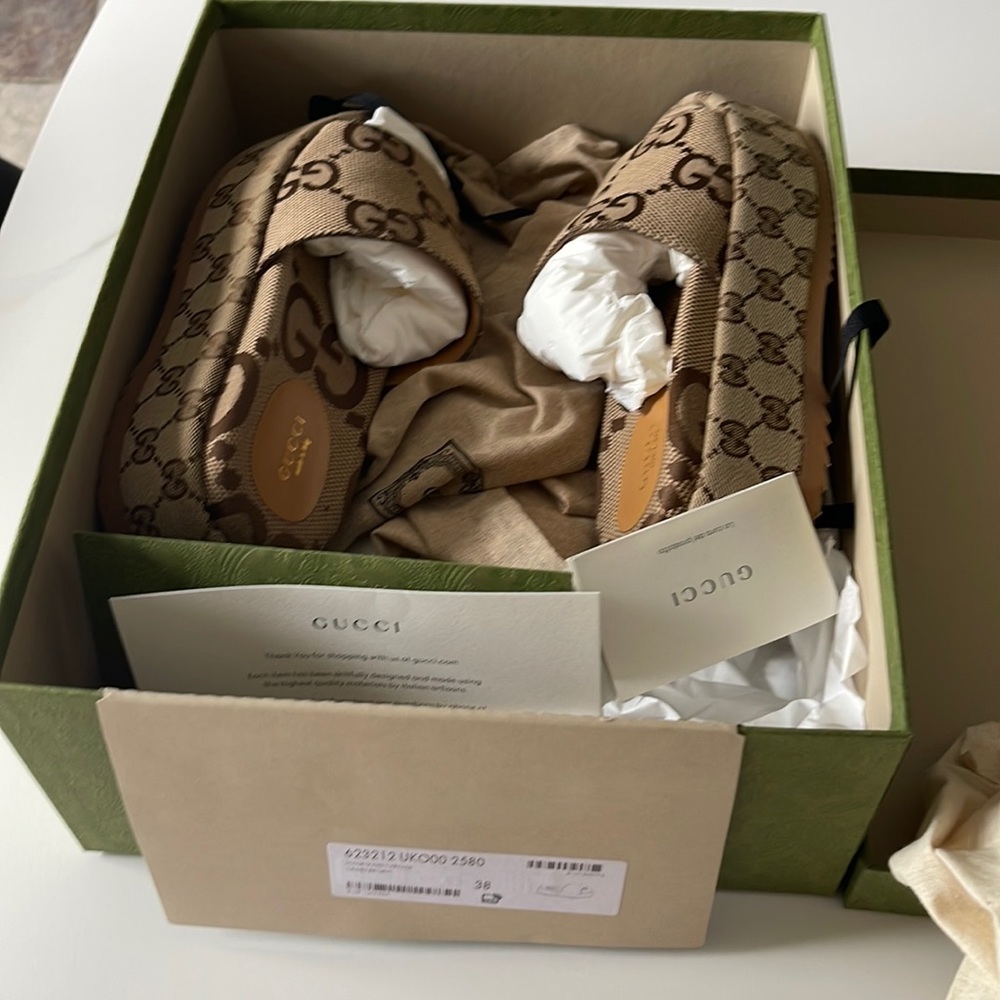 Authentic Gucci flip flop sandal